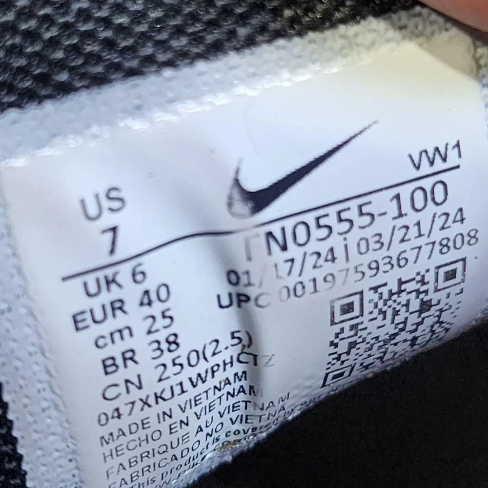 Nike Infinity G Next Nature Golf Shoes Mens 7 Beige Spikeless Athletic Sneakers